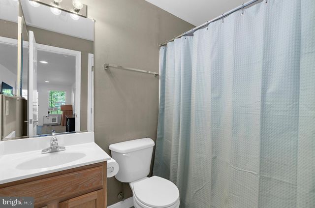 1601 SAILAWAY CIR, Essex, MD 21221