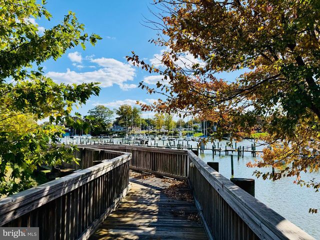 1601 SAILAWAY CIR, Essex, MD 21221