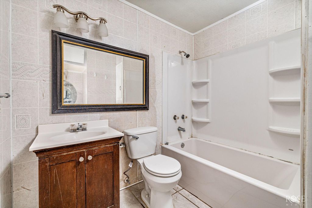 Image 15 of property listing at 421 Alexander Street, San Angelo, TX 76901