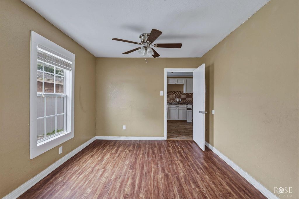 Image 6 of property listing at 421 Alexander Street, San Angelo, TX 76901