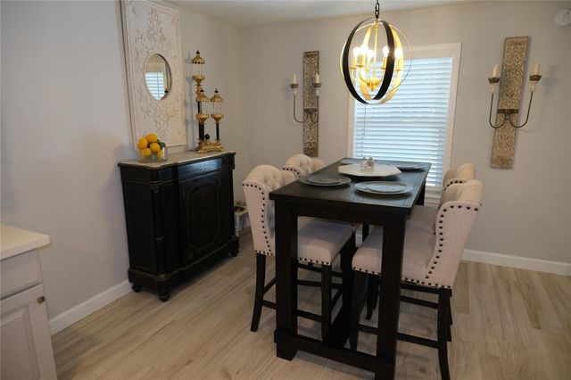 7713 Valley View Lane, Houston, TX 77074