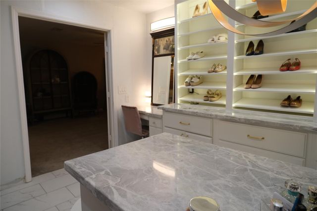 7713 Valley View Lane, Houston, TX 77074