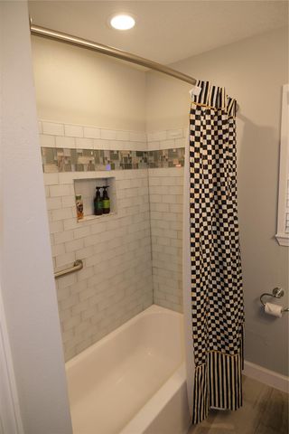 7713 Valley View Lane, Houston, TX 77074