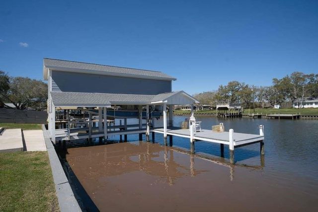 1493 County Road 291, Sargent, TX 77414