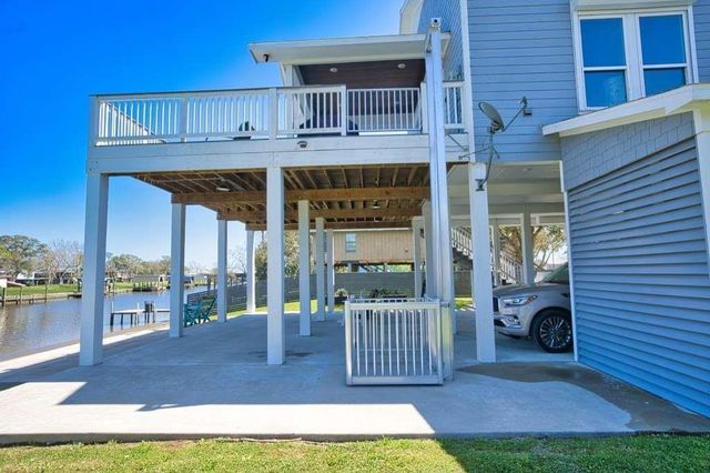 1493 County Road 291, Sargent, TX 77414