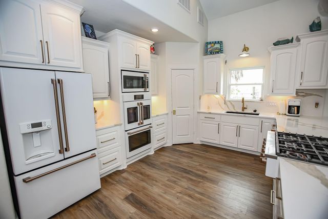 1493 County Road 291, Sargent, TX 77414