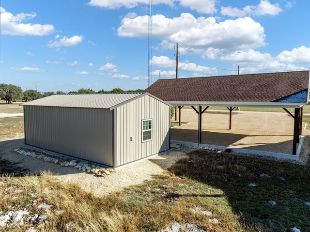 228 Private Road 2122, Meridian, TX 76665