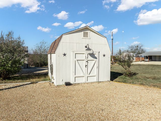 228 Private Road 2122, Meridian, TX 76665