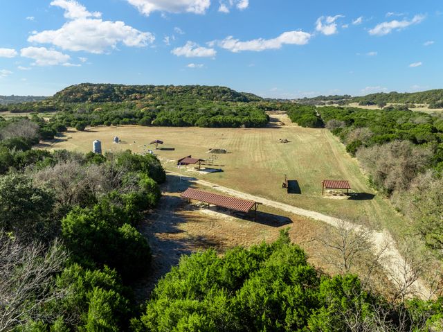 228 Private Road 2122, Meridian, TX 76665