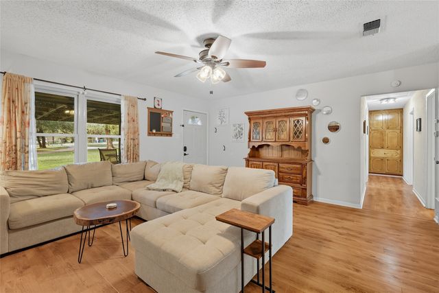 217 English Court, Springtown, TX 76082