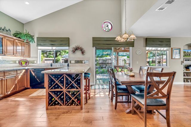 10223 River Park Cir, Stockton, CA 95209