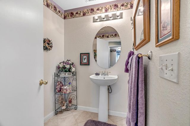 10223 River Park Cir, Stockton, CA 95209