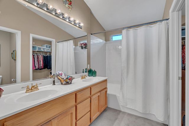 10223 River Park Cir, Stockton, CA 95209