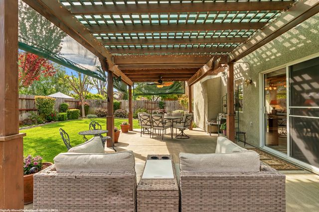 10223 River Park Cir, Stockton, CA 95209