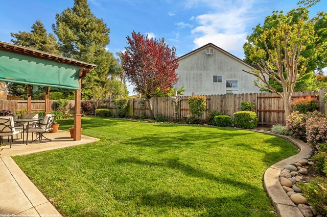 10223 River Park Cir, Stockton, CA 95209