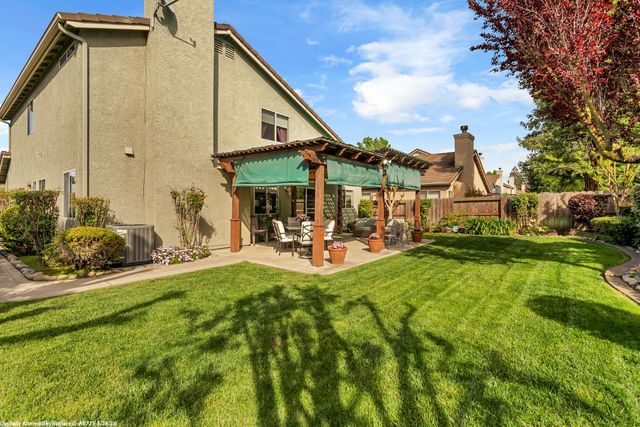 10223 River Park Cir, Stockton, CA 95209