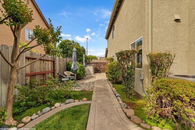 10223 River Park Cir, Stockton, CA 95209