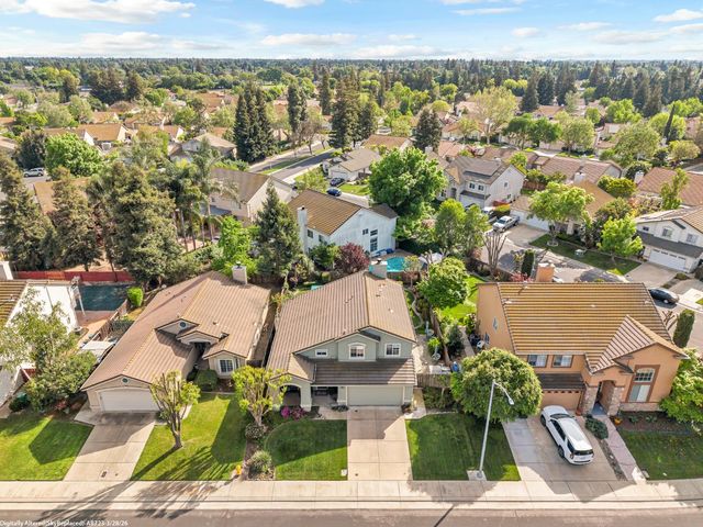 10223 River Park Cir, Stockton, CA 95209