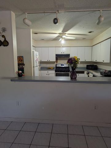 2102 28TH STREET COURT E, Palmetto, FL 34221