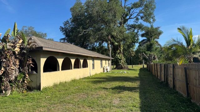 2102 28TH STREET COURT E, Palmetto, FL 34221