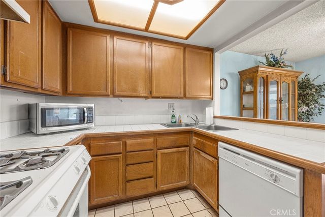 23260 Newport, Yorba Linda, CA 92887