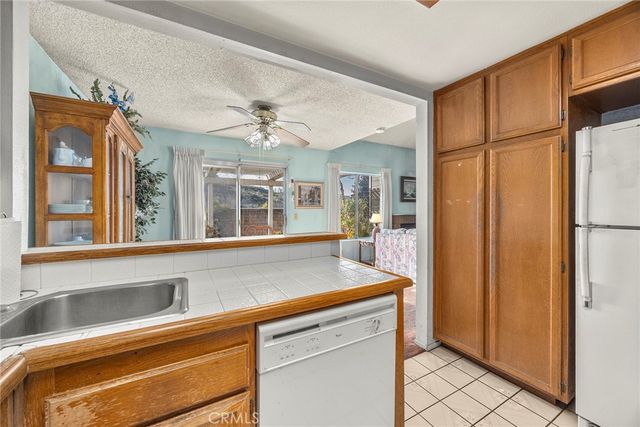 23260 Newport, Yorba Linda, CA 92887