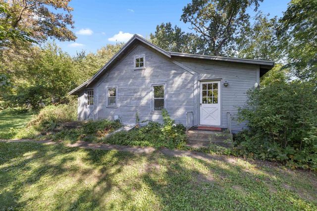 1610 Town Hall Road, Beloit, WI 53511