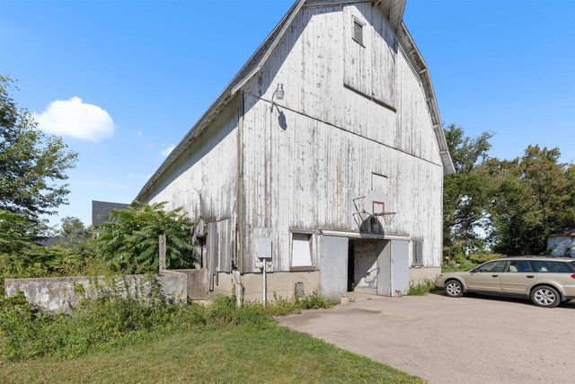 1610 Town Hall Road, Beloit, WI 53511