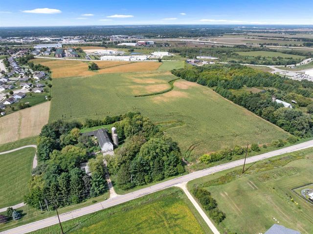 1610 Town Hall Road, Beloit, WI 53511
