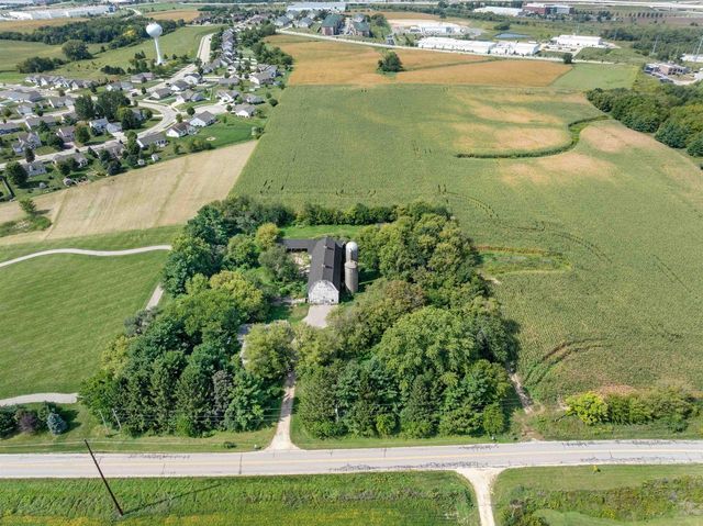 1610 Town Hall Road, Beloit, WI 53511