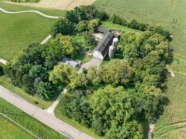 1610 Town Hall Road, Beloit, WI 53511