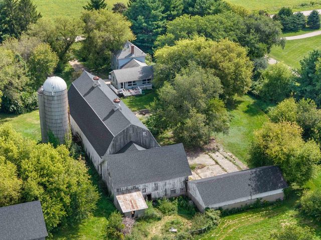 1610 Town Hall Road, Beloit, WI 53511