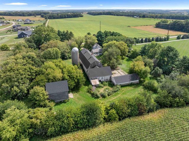 1610 Town Hall Road, Beloit, WI 53511