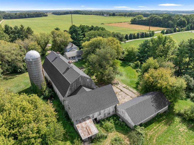 1610 Town Hall Road, Beloit, WI 53511