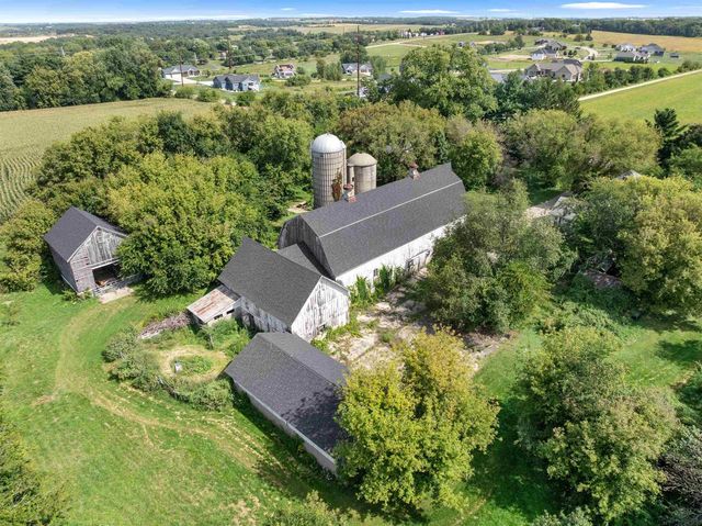 1610 Town Hall Road, Beloit, WI 53511