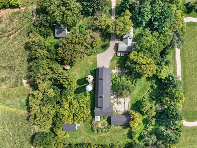1610 Town Hall Road, Beloit, WI 53511