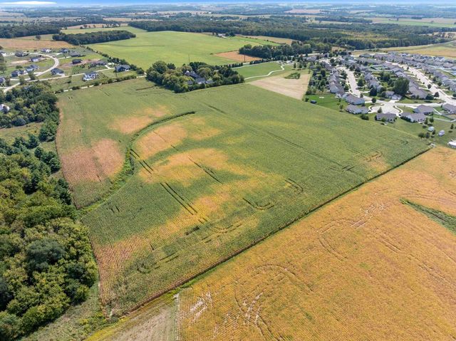 1610 Town Hall Road, Beloit, WI 53511