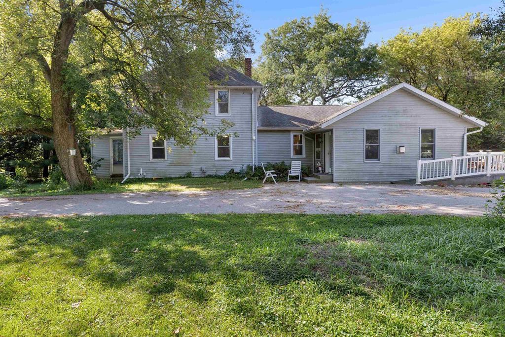 1610 Town Hall Road, Beloit, WI 53511