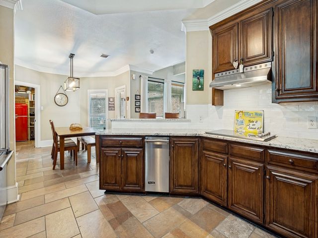2326 Ox Bow Court, Arlington, TX 76006