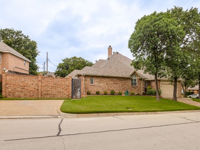 2326 Ox Bow Court, Arlington, TX 76006