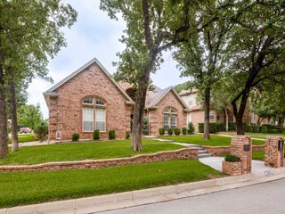 2326 Ox Bow Court, Arlington, TX 76006