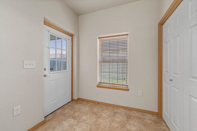 201 E Karla Ave, Haysville, KS 67060