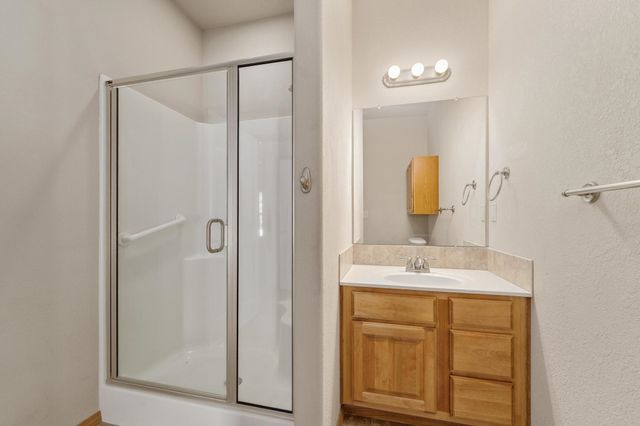 201 E Karla Ave, Haysville, KS 67060