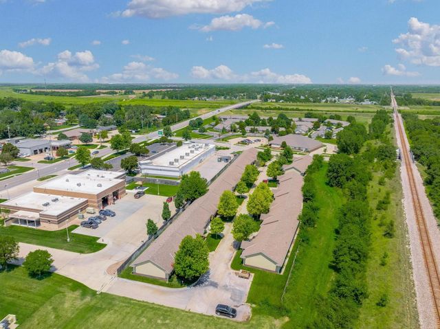 201 E Karla Ave, Haysville, KS 67060