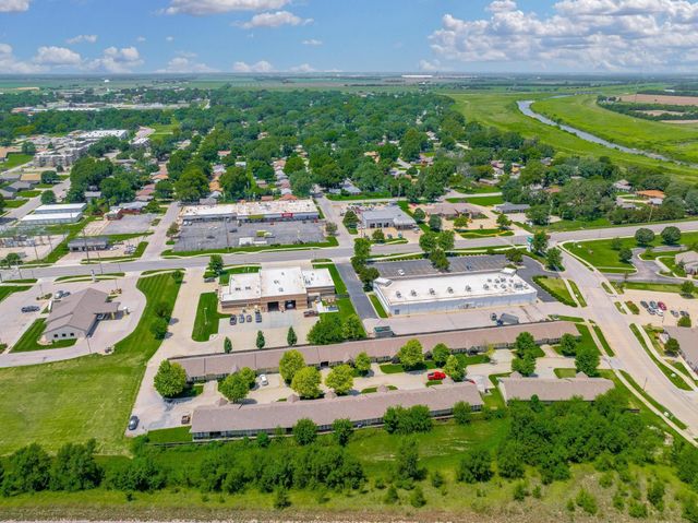 201 E Karla Ave, Haysville, KS 67060