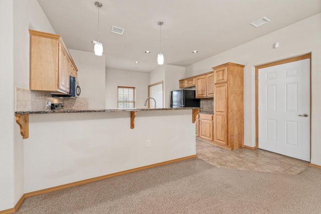 201 E Karla Ave, Haysville, KS 67060