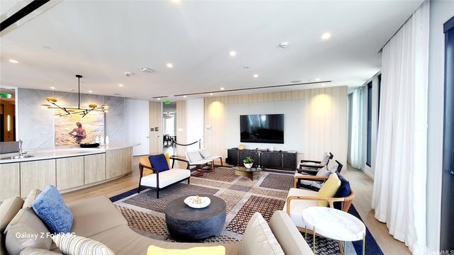 987 Queen Street 3412, Honolulu, HI 96814