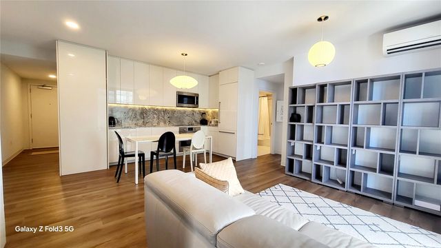 987 Queen Street 3412, Honolulu, HI 96814