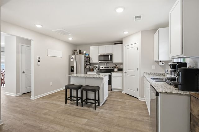 1055 S Depot Street, Seneca, SC 29678