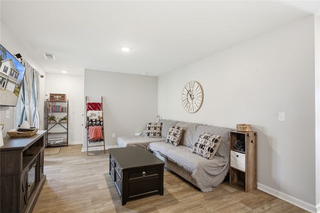 1055 S Depot Street, Seneca, SC 29678